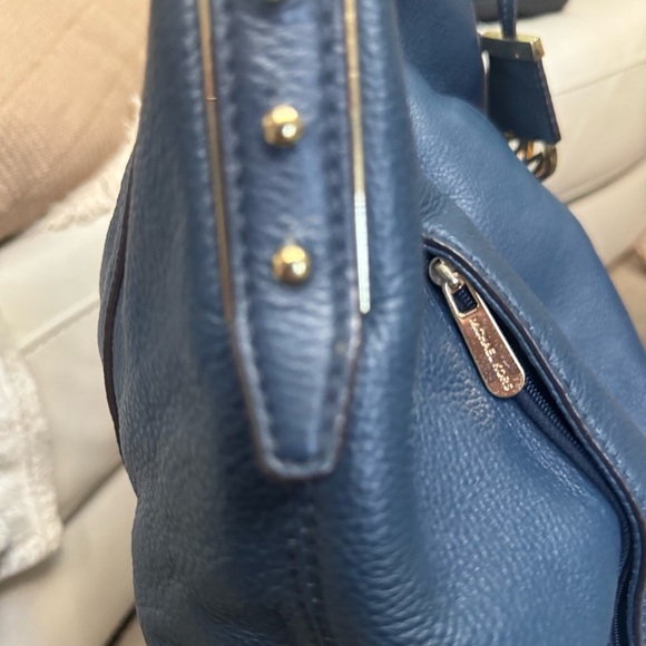 Michael Kors Blue Leather Shoulder Bag - Picture 7 of 9